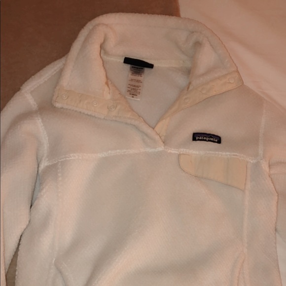 Women’s Patagonia Fleece Pullover - Picture 3 of 3